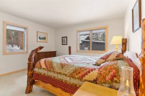 Bedroom - 18 Liberty Ln, Winthrop, WA 98862 photo 4 of 7