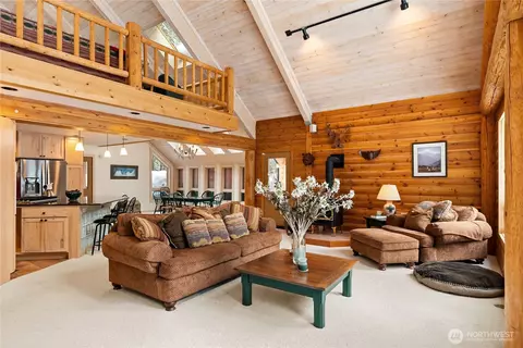 Living - 18 Liberty Ln, Winthrop, WA 98862 photo 7 of 7