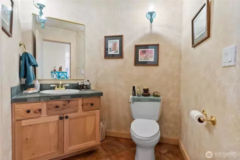 Bath - 18 Liberty Ln, Winthrop, WA 98862 photo 5 of 5