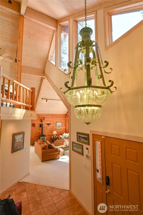 Entry Way - 18 Liberty Ln, Winthrop, WA 98862 photo 2 of 3