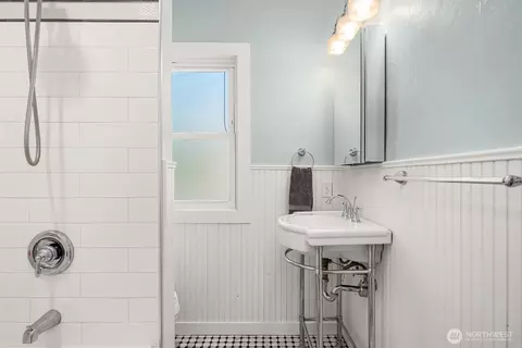Bath - 2920 16th St, Everett, WA 98201 photo 1 of 2