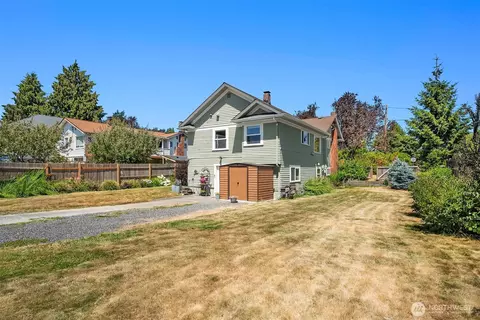 Exterior - 2920 16th St, Everett, WA 98201 photo 2 of 5