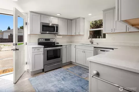 Kitchen - 2920 16th St, Everett, WA 98201 photo 4 of 6