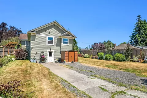 Exterior - 2920 16th St, Everett, WA 98201 photo 4 of 5