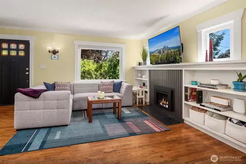 Living - 2920 16th St, Everett, WA 98201 photo 2 of 4