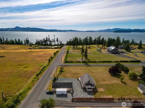 12515 Persons Rd, Bow, WA 98232
