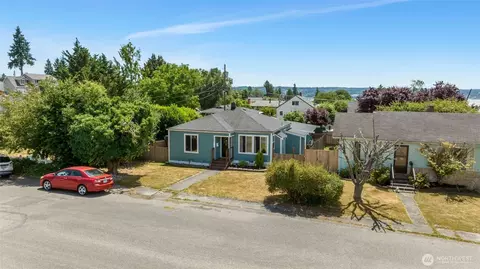 2129 Parker Pl, Bremerton, WA 98310