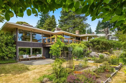 3912 NE 127th St, Seattle, WA 98125