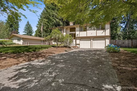 2810 Brentwood Dr SE, Lacey, WA 98503