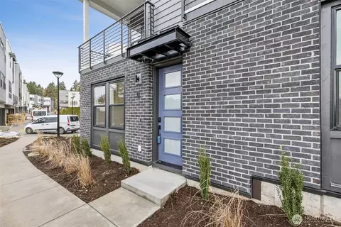 Exterior - 18805 99th Ct NE #E, Bothell, WA 98011 photo 2 of 2