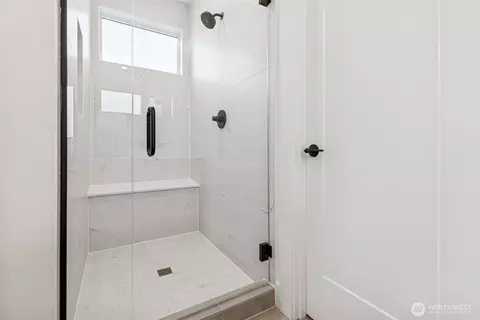 Bath - 18805 99th Ct NE #E, Bothell, WA 98011 photo 5 of 6