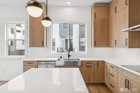 Kitchen - 18805 99th Ct NE #E, Bothell, WA 98011 photo 5 of 5