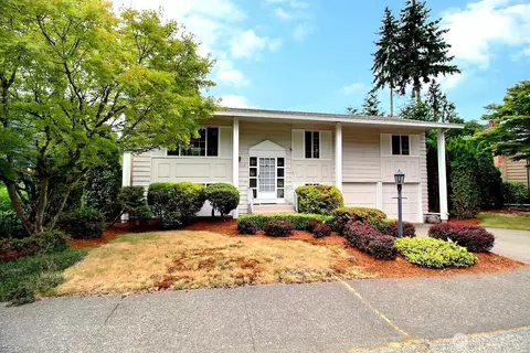 11634 110th Ave NE, Kirkland, WA 98034