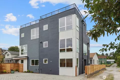 747 N 71st St, Seattle, WA 98103