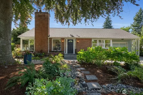 10541 20th Ave NE, Seattle, WA 98125