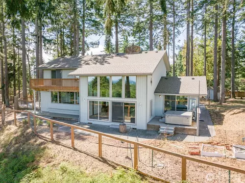 352 Woodland Dr, Sequim, WA 98382