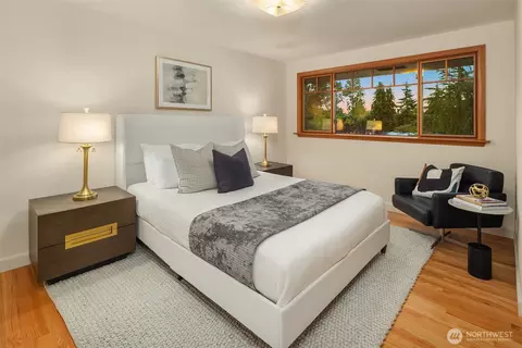 5244 Pullman Ave NE, Seattle, WA 98105 photo 14