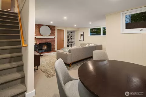 5244 Pullman Ave NE, Seattle, WA 98105 photo 18