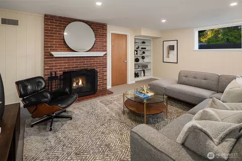 5244 Pullman Ave NE, Seattle, WA 98105 photo 19