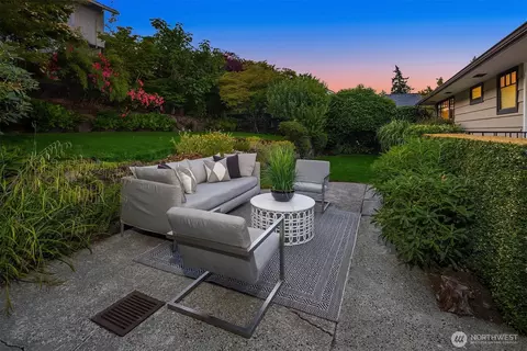 5244 Pullman Ave NE, Seattle, WA 98105 photo 23