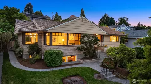 5244 Pullman Ave NE, Seattle, WA 98105 photo 2