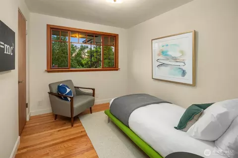 5244 Pullman Ave NE, Seattle, WA 98105 photo 17
