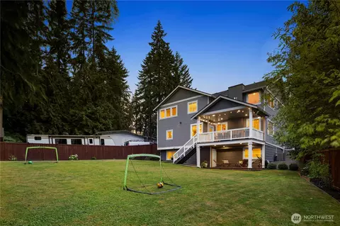 Exterior - 230 155th Pl SE, Bothell, WA 98012 photo 6 of 9
