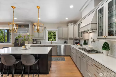 Kitchen - 230 155th Pl SE, Bothell, WA 98012 photo 6 of 8