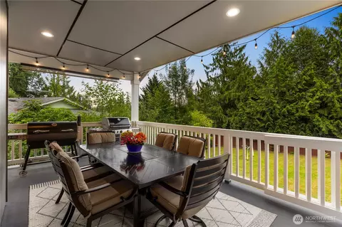 Exterior - 230 155th Pl SE, Bothell, WA 98012 photo 8 of 9