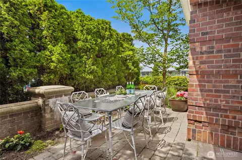 2530 39th Ave E, Seattle, WA 98112 photo 9