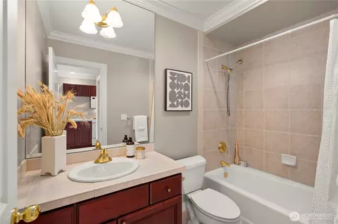 2530 39th Ave E, Seattle, WA 98112 photo 33