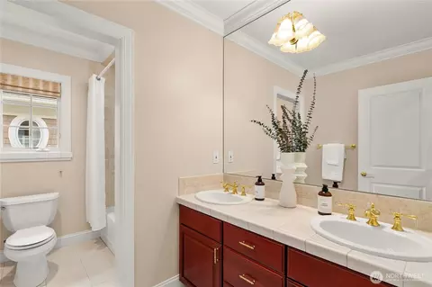 2530 39th Ave E, Seattle, WA 98112 photo 26