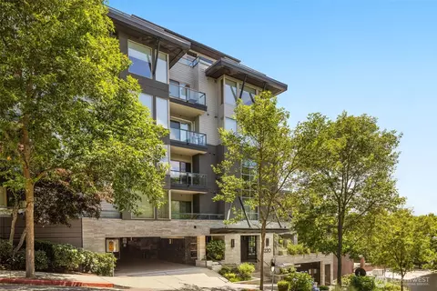 220 1st St #204, Kirkland, WA 98033