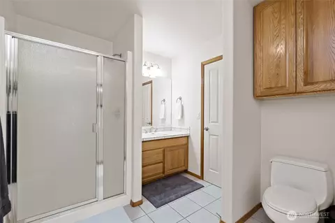 Bath - 4024 E Rd E Caldwell, Edgewood, WA 98372 photo 1 of 4