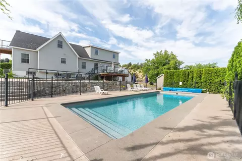 168 Green Ave, Manson, WA 98831