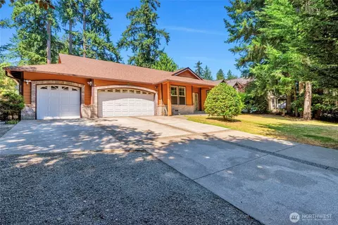 11402 83rd Ave SW, Lakewood, WA 98498