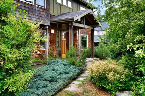 14450 Austin Pl, Anacortes, WA 98221
