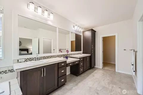 Bath - 3600 198th St SE, Bothell, WA 98012 photo 2 of 5