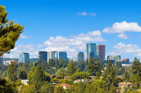 7549 SE 29th St #305, Mercer Island, WA 98040