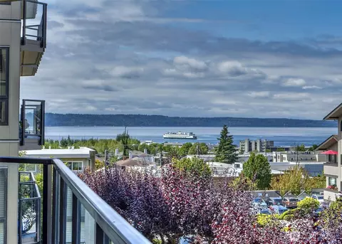 524 Maple St #105, Edmonds, WA 98020