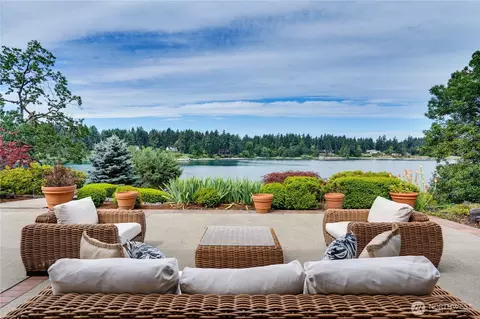 6638 Hilltop Ln, Lakewood, WA 98499