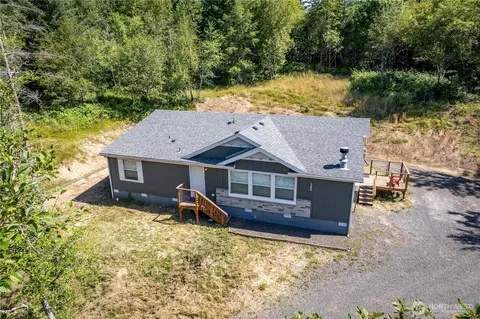 270 Autumn Hills Rd, Kelso, WA 98626
