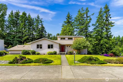 527 Fern Rd, Bellingham, WA 98225