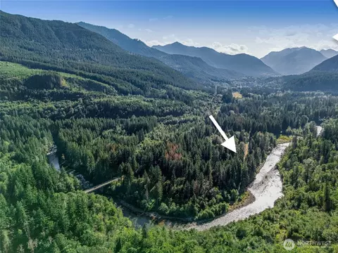 76011 NE 123rd St, Skykomish, WA 98288