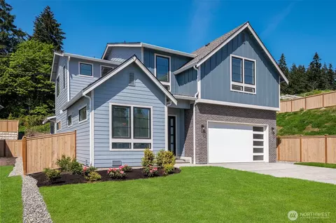 9507 38th St E, Edgewood, WA 98371