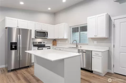 Kitchen - 310 Everson Rd #F, Everson, WA 98247 photo 2 of 3