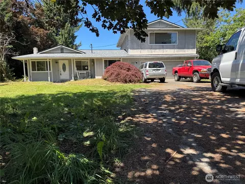 25815 112th St E, Buckley, WA 98321