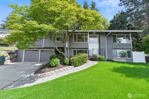 2204 139th Pl SE, Bellevue, WA 98005