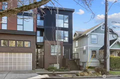 4422 Woodlawn Ave N #213, Seattle, WA 98103