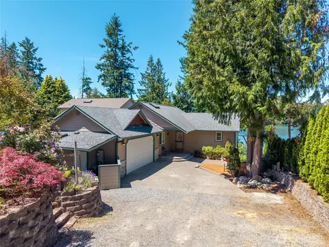 21945 Promontory Ct SE, Yelm, WA 98597